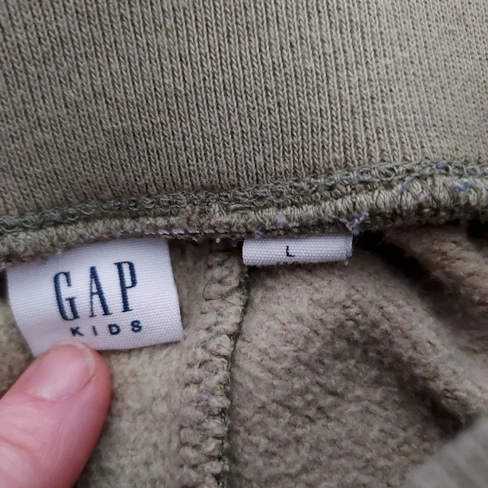 GAP Green camouflage pink sparkle sweatpants youth Large / 10 Fall Everyday